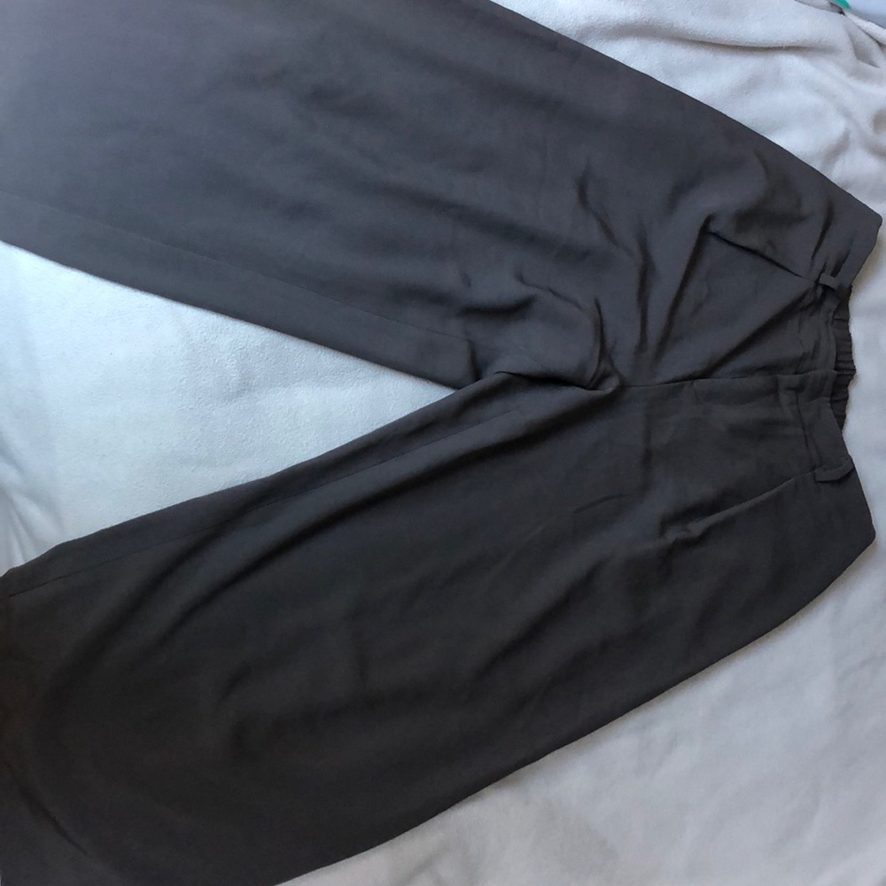 Uniqlo Dark Grey High Waist Pants (size M)